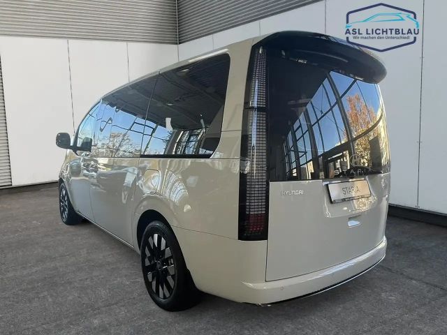 Hyundai Staria Signature