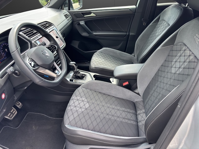 Volkswagen Tiguan Tiguan R-Line 2.0 l TDI SCR DSG AHK, Navi, Blac...