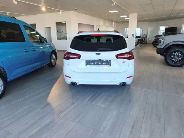 Ford Focus ST Line Wagon