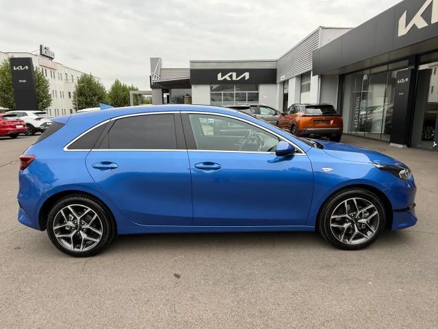 Kia Ceed Silber Voll-LED Scheinwerfer