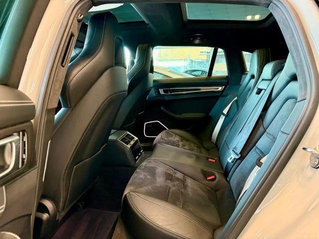 Porsche Panamera GTS Sport Turismo