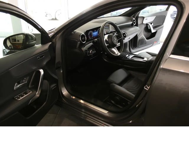 Mercedes-Benz A 180 Progres. Advanced *DISTRONIC*Volldigit.Display