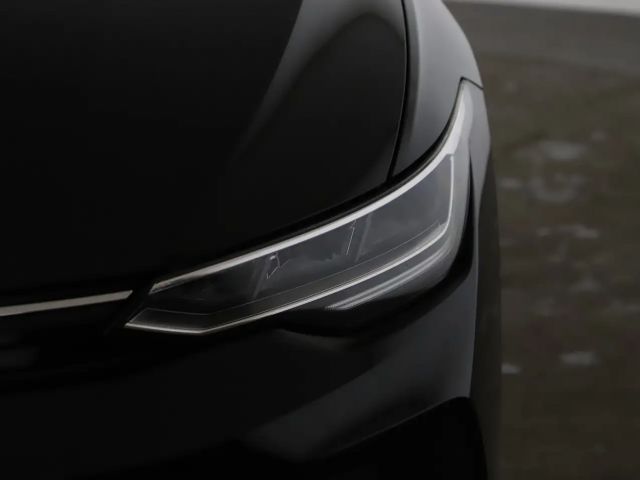 Volkswagen Golf Life Variant