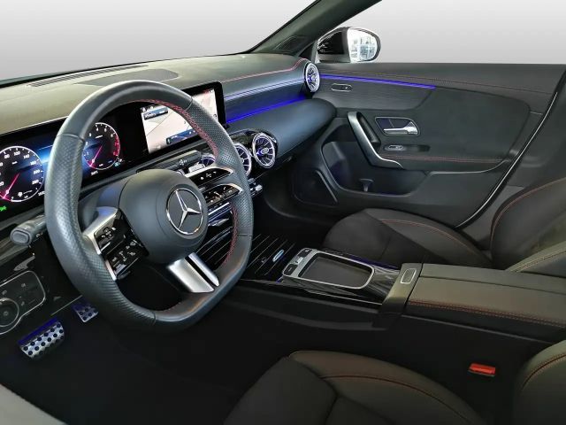 Mercedes-Benz CLA 180 AMG Line Coupé