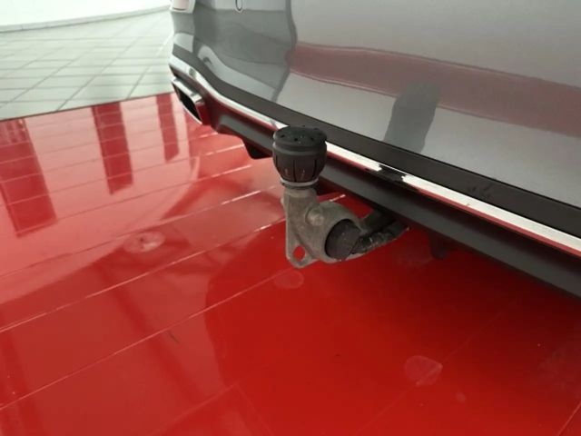 Mercedes-Benz C 180 AMG Line Sedan