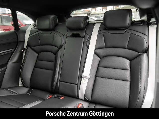 Porsche Taycan 4 Cross Turismo