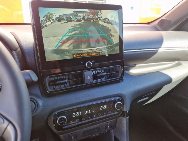 Toyota Yaris Hatchback Style