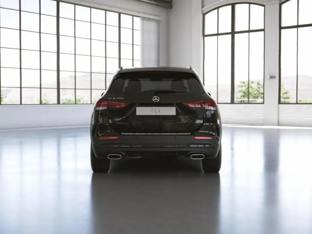 Mercedes-Benz GLA 200 AMG Line