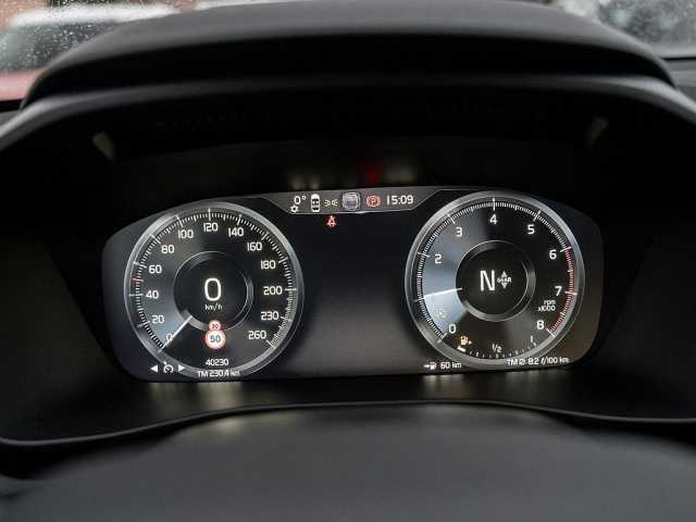 Volvo XC40 Core Momentum