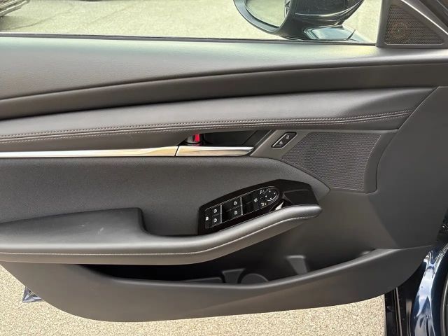 Mazda 3 2.5L SkyActiv e-Skyactiv