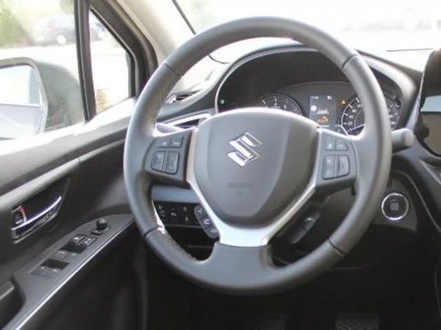 Suzuki S-Cross Hybrid