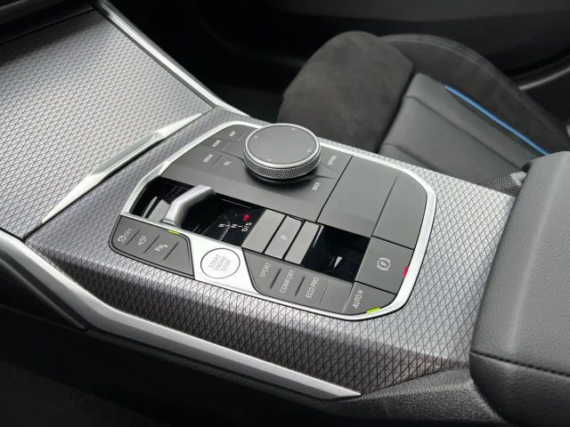 BMW 320 320d M-Sport Sedan xDrive