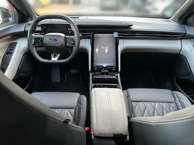 Ford Capri Premium RWD