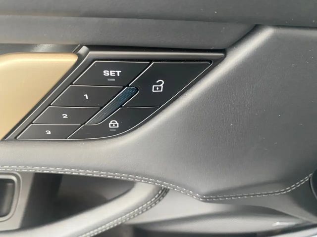 Porsche Taycan 4 Cross Turismo