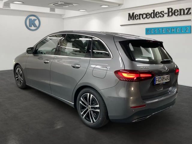 Mercedes-Benz B 200 Progressive Sedan