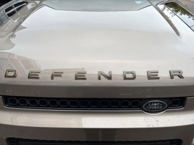 Land Rover Defender 110