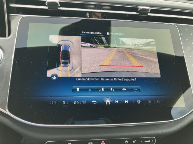 Mercedes-Benz E 220 AMG Line E 220 d Sedan