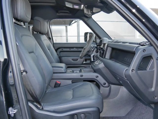 Land Rover Defender 110