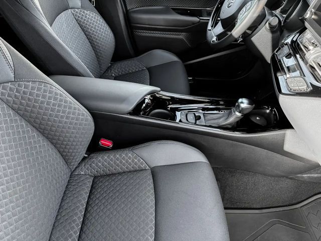 Toyota C-HR Hybride Team D