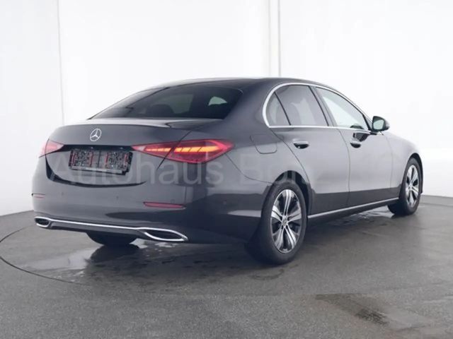 Mercedes-Benz C 200 Sedan