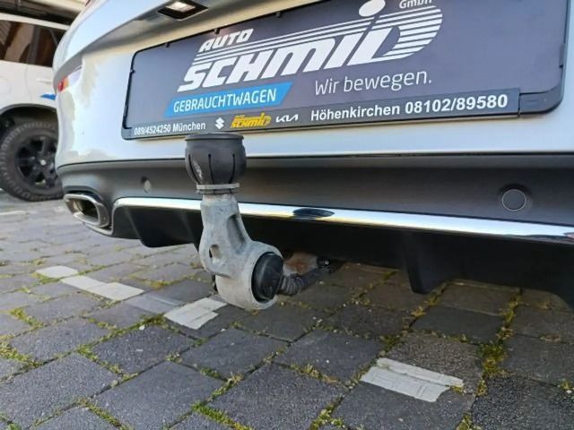 Mercedes-Benz C 180 AMG Line Cabriolet