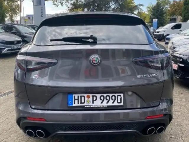 Alfa Romeo Stelvio Q4 Quadrifoglio