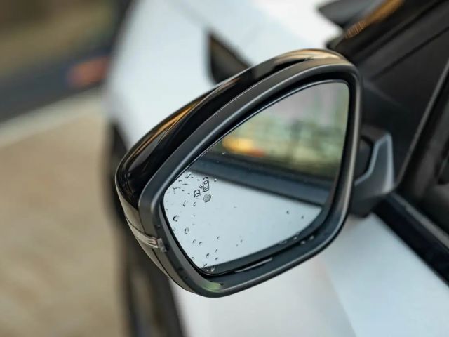 Peugeot 2008 100 PK MT6 | 360° Camera | Keyless | Dodehoekde...