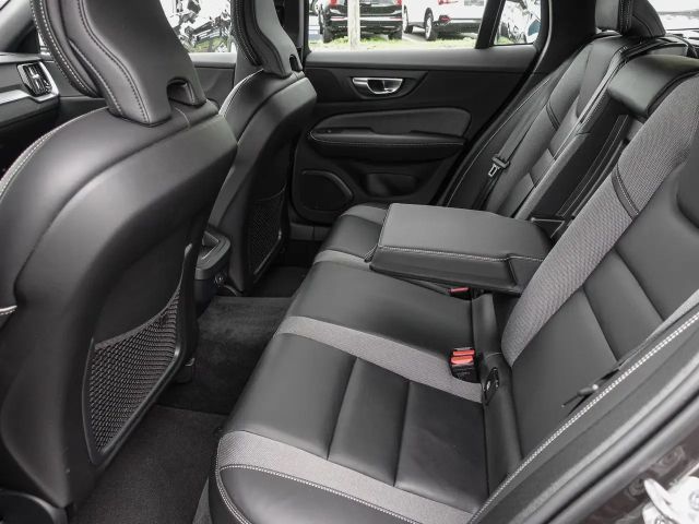 Volvo V60 Cross Country AWD Plus