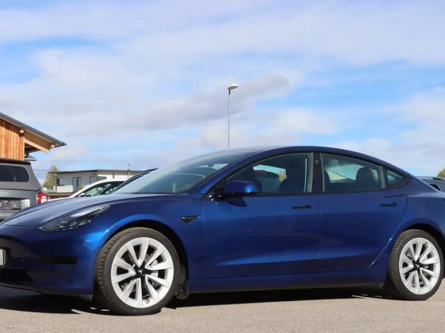 Tesla Model 3 RWD