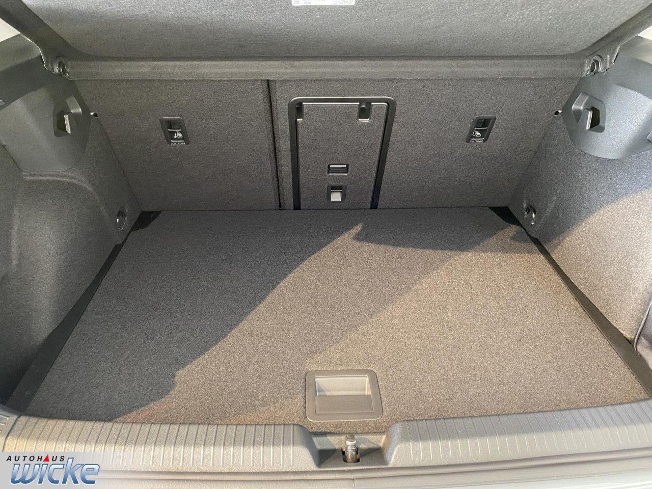 Volkswagen Golf 1.5 eTSI DSG Golf VIII Style