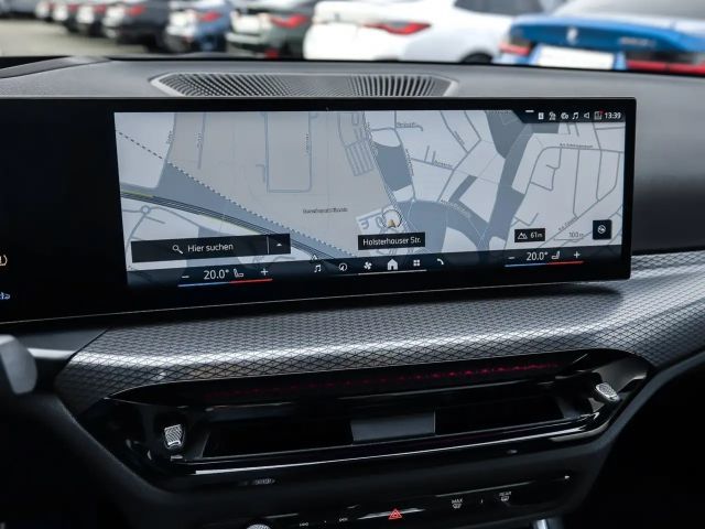 BMW 320 320i M-Sport Sedan