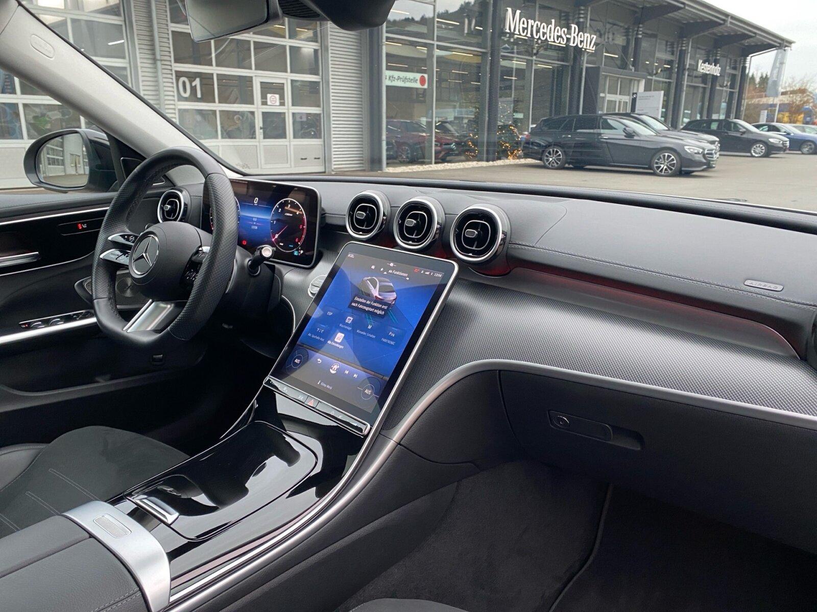 Mercedes-Benz C 220 AMG Line C 220 d Sedan