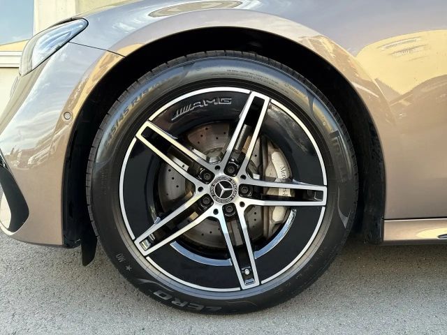 Mercedes-Benz E 200 4MATIC Sedan