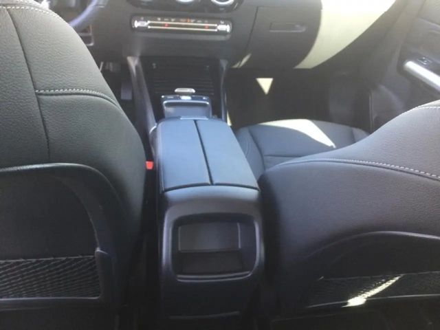 Mercedes-Benz B 180 Progressive