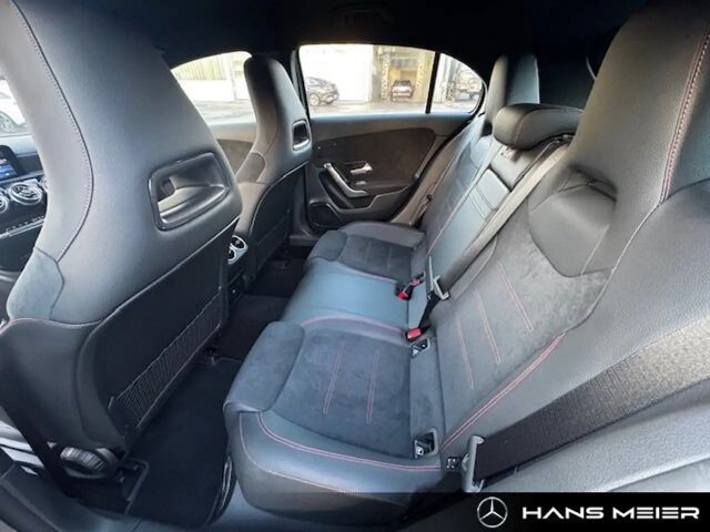 Mercedes-Benz A 250 4MATIC AMG Line Premium