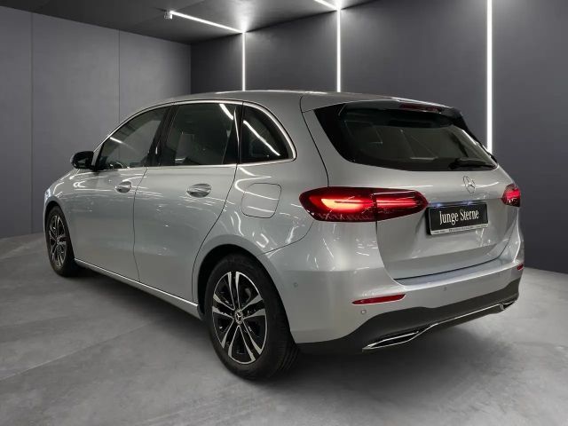 Mercedes-Benz B 180 Progressive Sedan