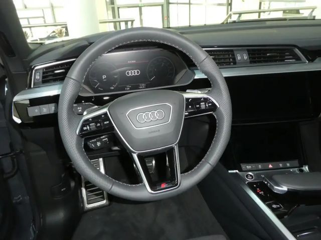 Audi Q8 e-tron 55 Business Quattro