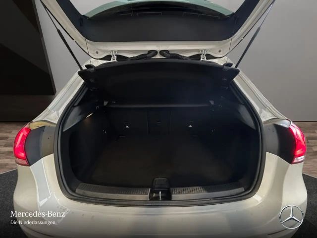 Mercedes-Benz A 180 A 180 d Style
