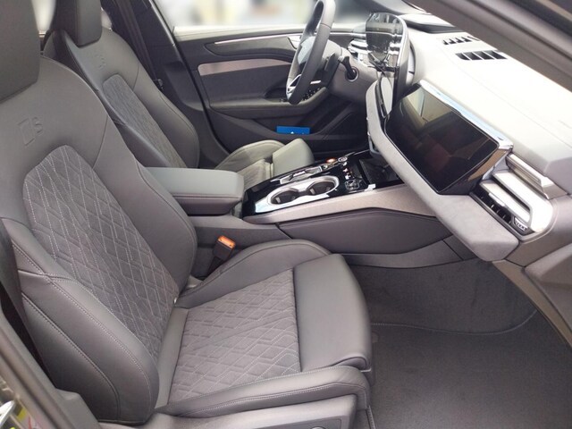 Audi A6 Avant Quattro S-Tronic