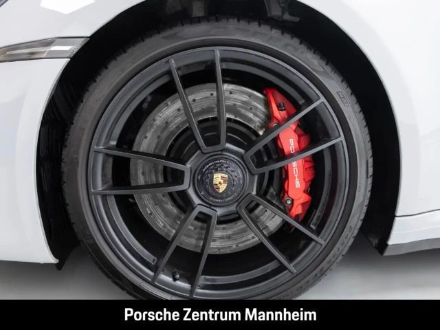 Porsche 911 4 Coupé GTS Targa