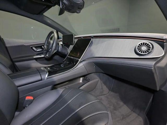 Mercedes-Benz EQE 300 Advanced Sedan
