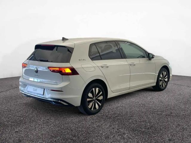 Volkswagen Golf 1.5 eTSI DSG