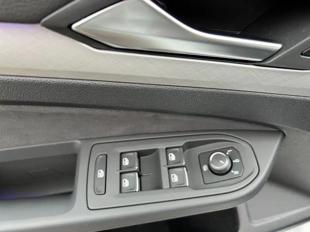 Volkswagen Golf Life Variant