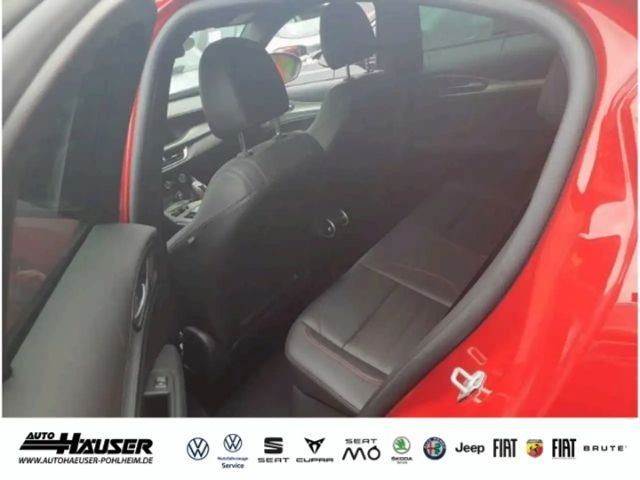 Alfa Romeo Stelvio AT8 Q4