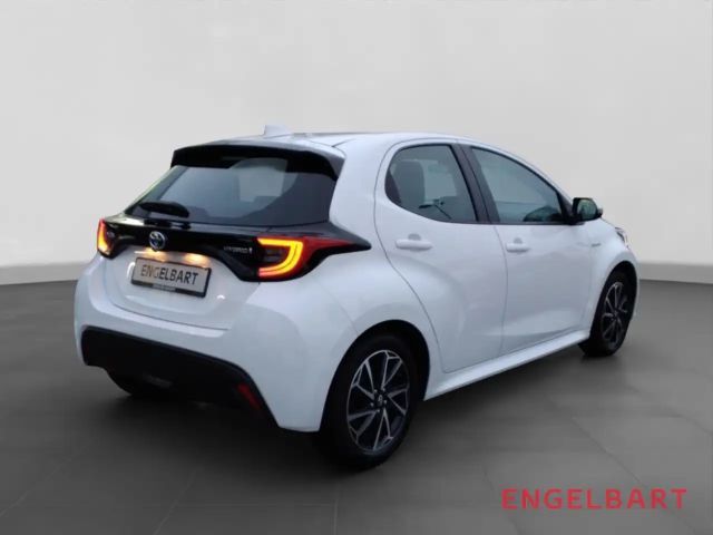 Toyota Yaris Hatchback Hybride Team D