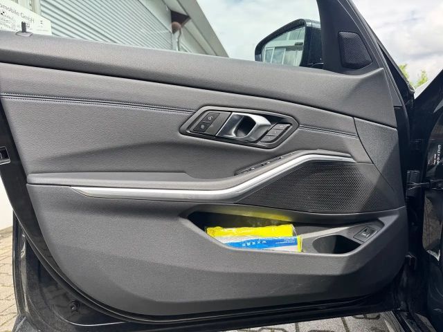 BMW 320 320d M-Sport Touring xDrive