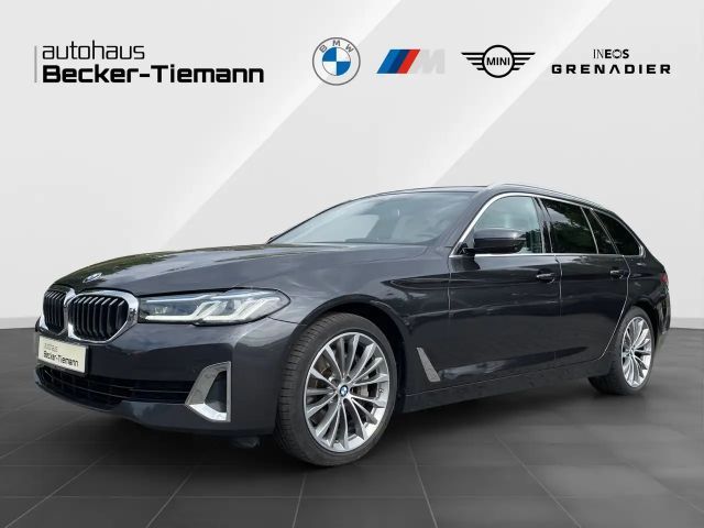 BMW 530 530d Luxury Line Touring xDrive