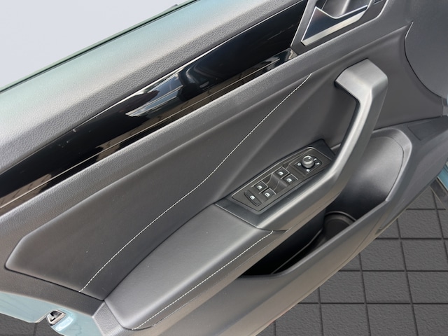 Volkswagen T-Roc 1.5 TSI DSG R-Line