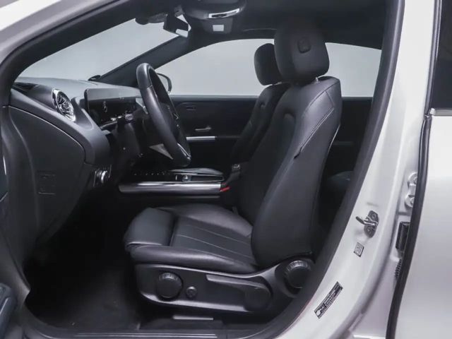 Mercedes-Benz EQA 300 4MATIC Advanced