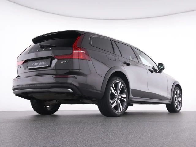 Volvo V60 Cross Country AWD Plus